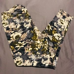 SA, deep floral leggings